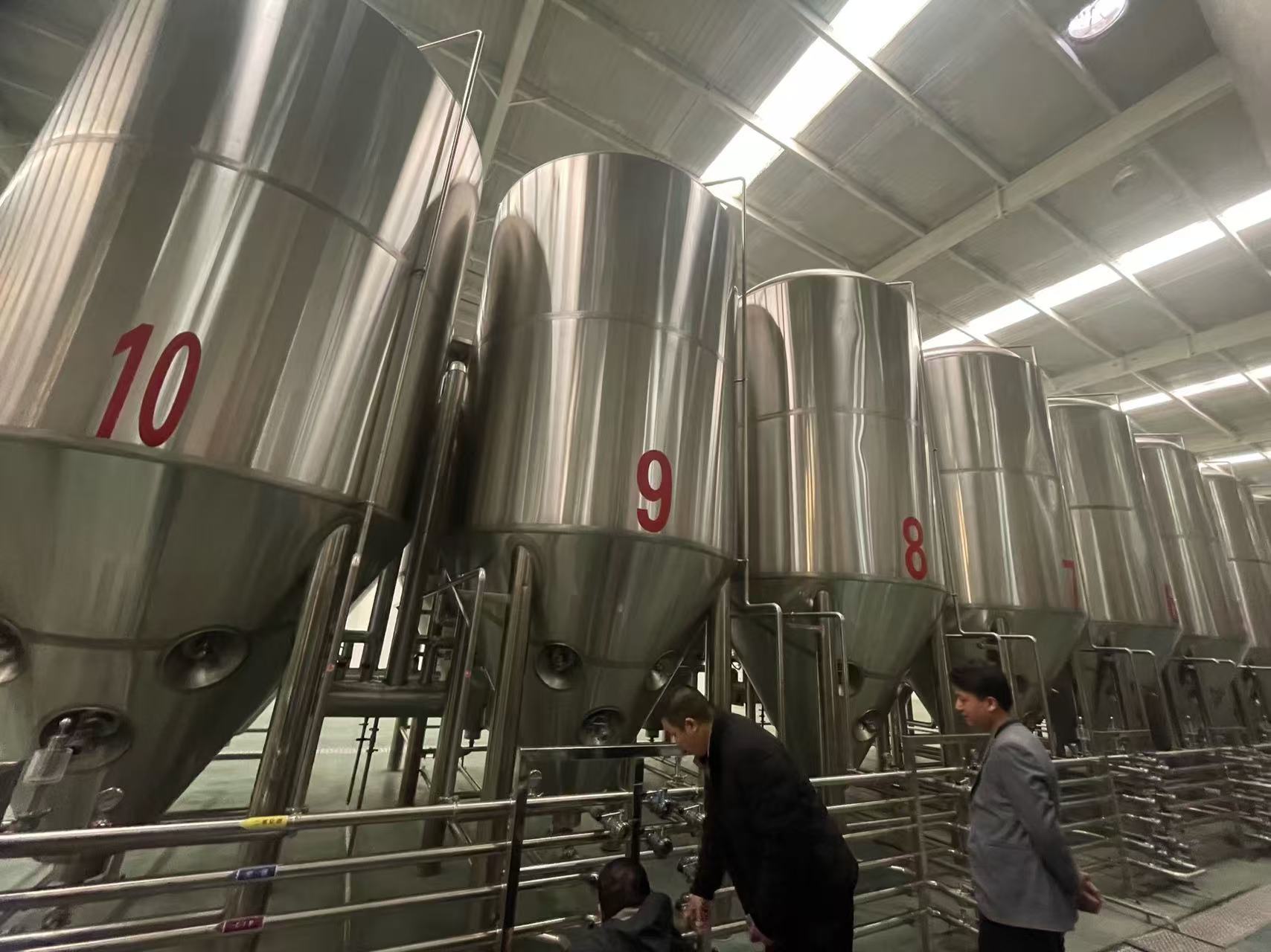 竞秀精酿啤酒设备厂—平面布置、设备设计、制造、调试、培训等一条龙服务
